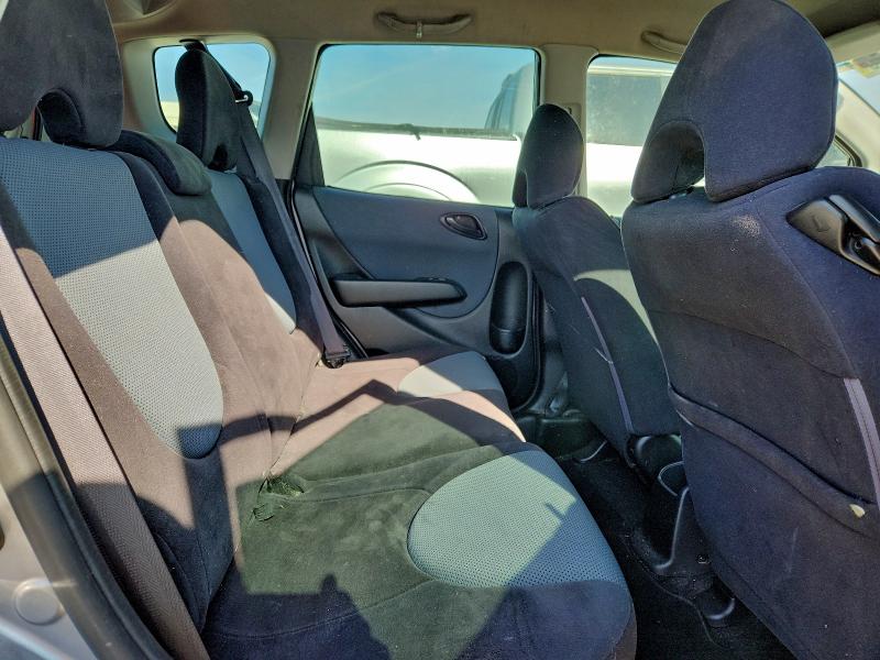 JHMGD38468S042585 - 2008 HONDA FIT SILVER photo 10