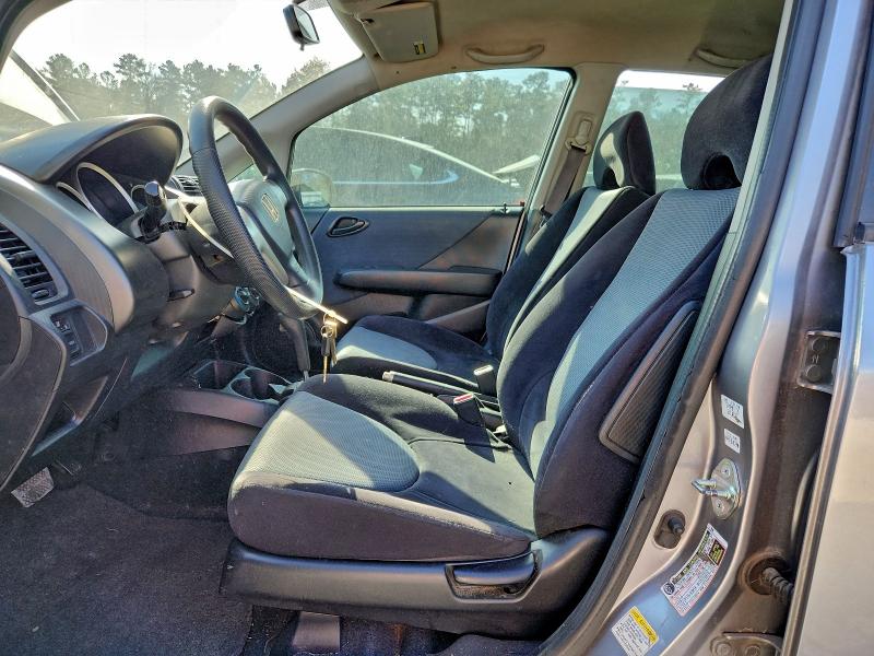 JHMGD38468S042585 - 2008 HONDA FIT SILVER photo 7