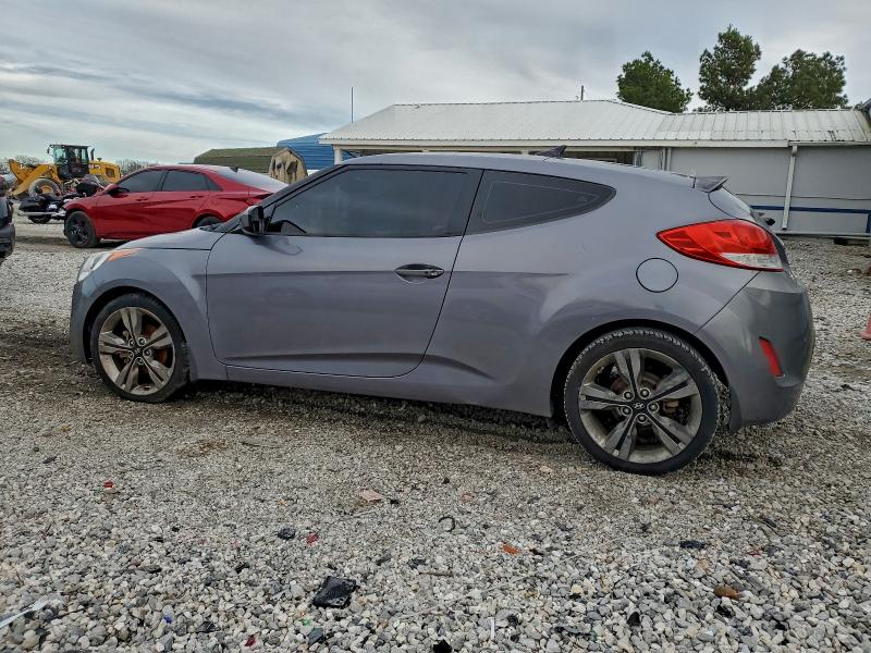 KMHTC6AD5GU283826 - 2016 HYUNDAI VELOSTER GRAY photo 2