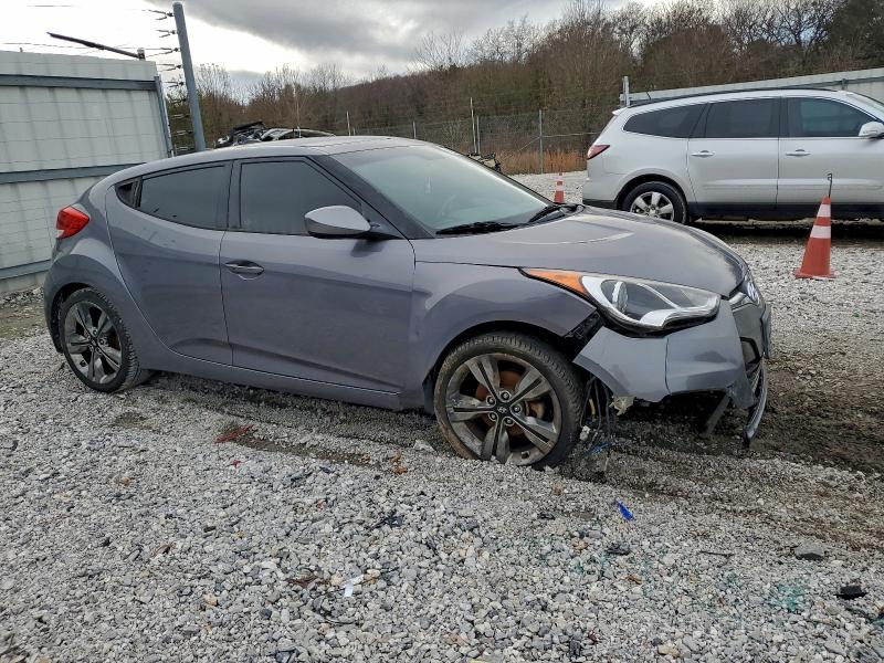 KMHTC6AD5GU283826 - 2016 HYUNDAI VELOSTER GRAY photo 4