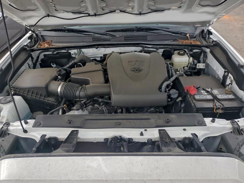 3TMCZ5AN3NM511877 - 2022 TOYOTA TACOMA DOUBLE CAB WHITE photo 11