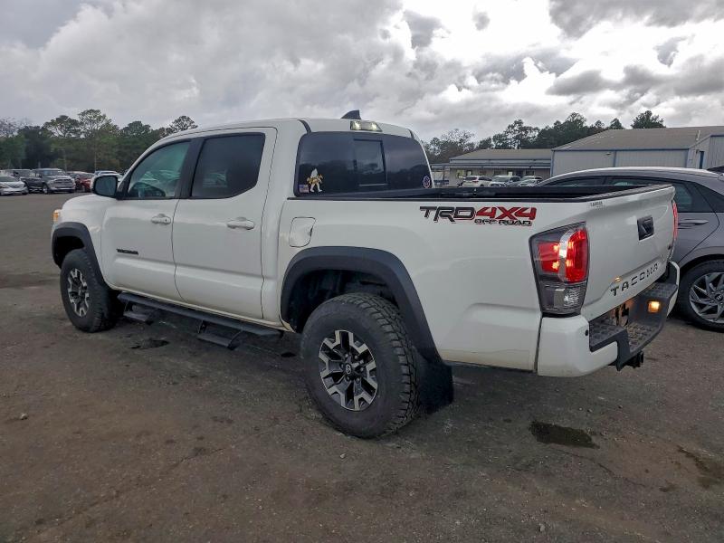 3TMCZ5AN3NM511877 - 2022 TOYOTA TACOMA DOUBLE CAB WHITE photo 2