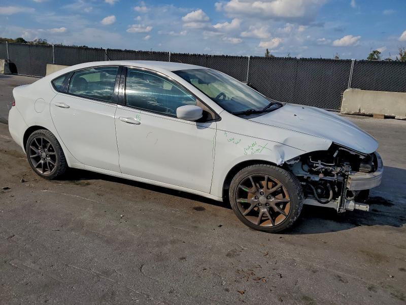 1C3CDFAA1GD505385 - 2016 DODGE DART SE WHITE photo 4