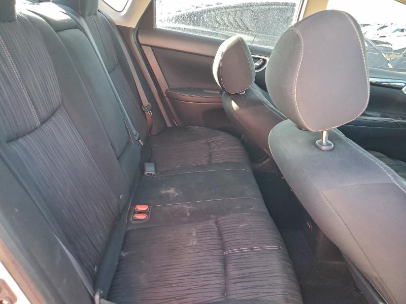 3N1AB7APXJY229394 - 2018 NISSAN SENTRA S 白色 照片 10