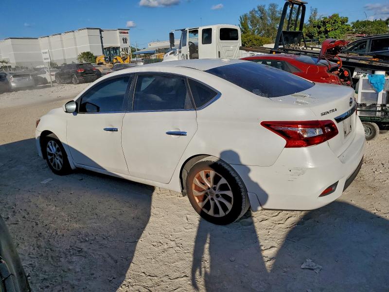 3N1AB7APXJY229394 - 2018 NISSAN SENTRA S 白色 照片 2