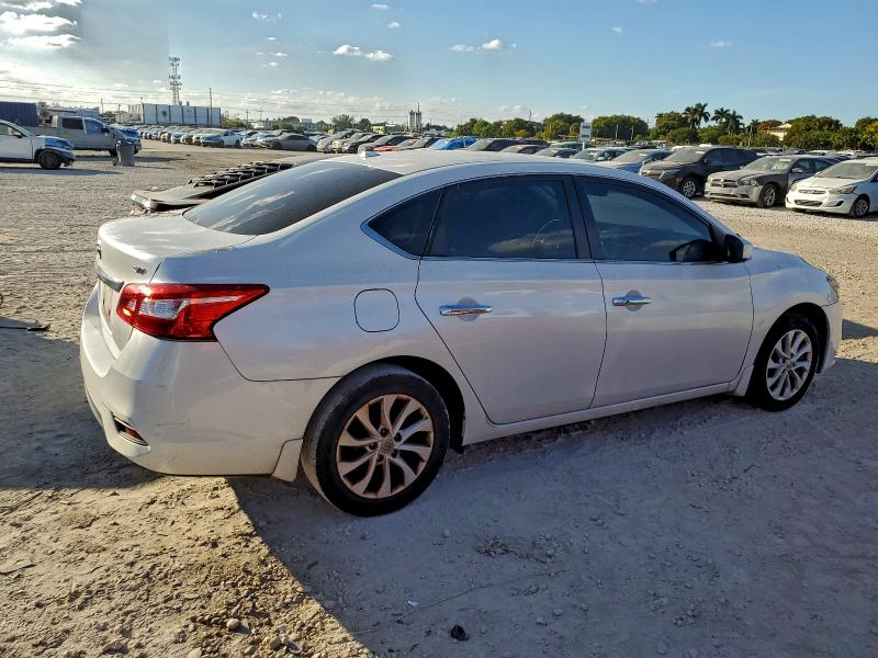 3N1AB7APXJY229394 - 2018 NISSAN SENTRA S 白色 照片 3