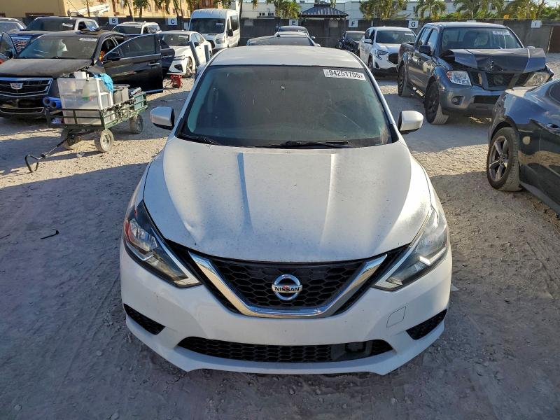 3N1AB7APXJY229394 - 2018 NISSAN SENTRA S 白色 照片 5
