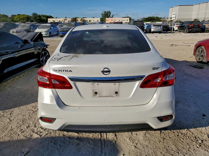 3N1AB7APXJY229394 - 2018 NISSAN SENTRA S 白色 照片 6