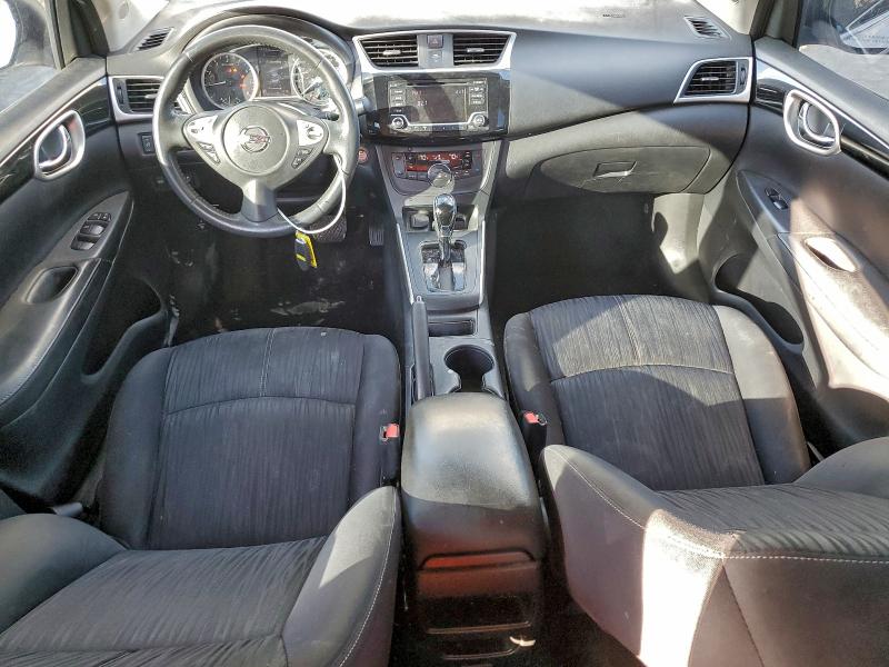 3N1AB7APXJY229394 - 2018 NISSAN SENTRA S 白色 照片 8