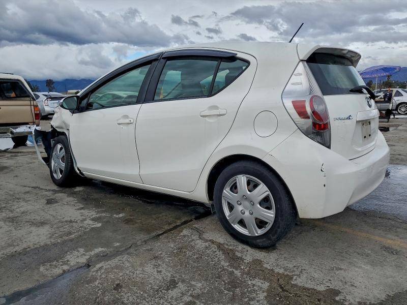 JTDKDTB35C1022936 - 2012 TOYOTA PRIUS C WHITE photo 2