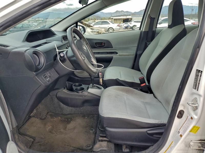 JTDKDTB35C1022936 - 2012 TOYOTA PRIUS C WHITE photo 7