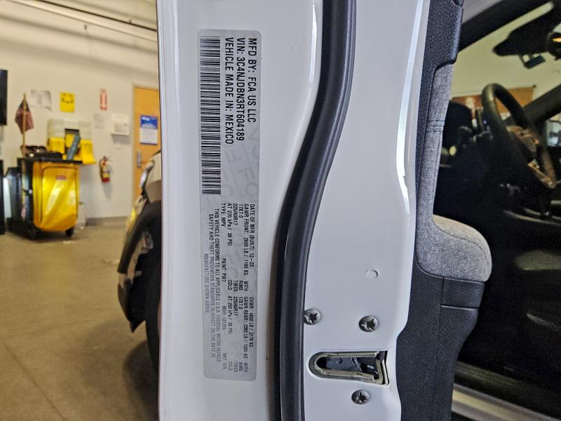 3C4NJDBN3RT604189 - 2024 JEEP COMPASS LATITUDE Ağ foto 13