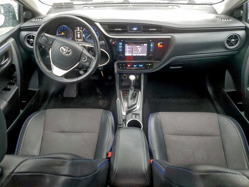 2T1BURHE5JC063880 - 2018 TOYOTA COROLLA L 白色 照片 8