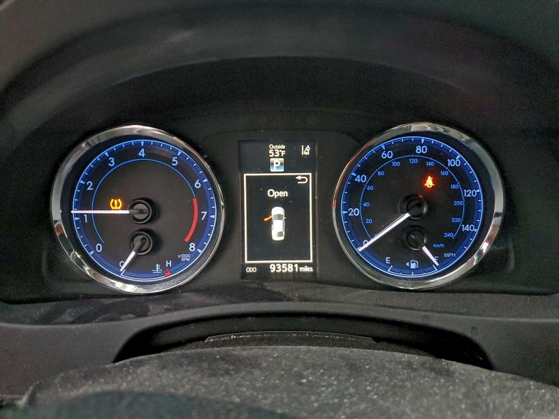 2T1BURHE5JC063880 - 2018 TOYOTA COROLLA L 白色 照片 9