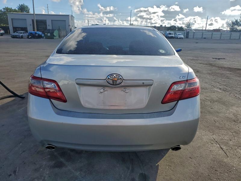 4T1BK46K57U547668 - 2007 TOYOTA CAMRY LE SILVER photo 6