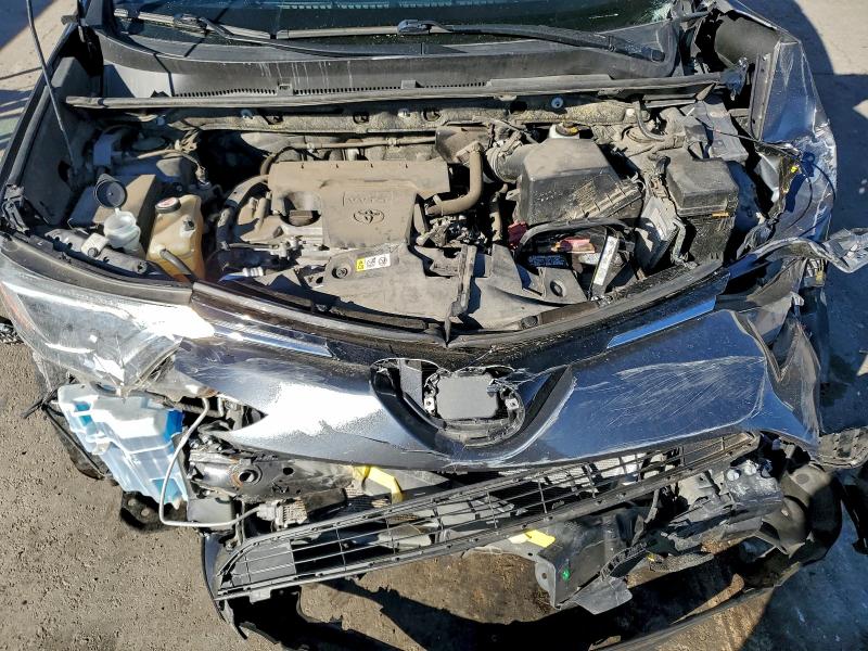 JTMBFREV7JJ256227 - 2018 TOYOTA RAV4 LE ნაცრისფერი ფოტო 12