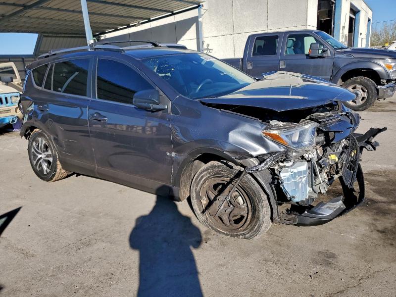 JTMBFREV7JJ256227 - 2018 TOYOTA RAV4 LE ნაცრისფერი ფოტო 4