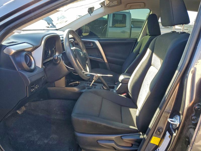 JTMBFREV7JJ256227 - 2018 TOYOTA RAV4 LE ნაცრისფერი ფოტო 7