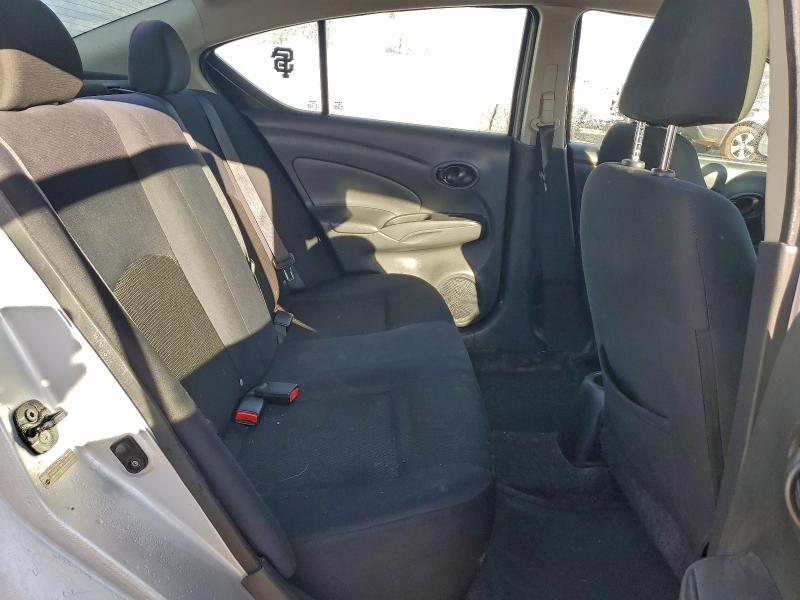 3N1CN7APXCL891718 - 2012 NISSAN VERSA S SILVER photo 10