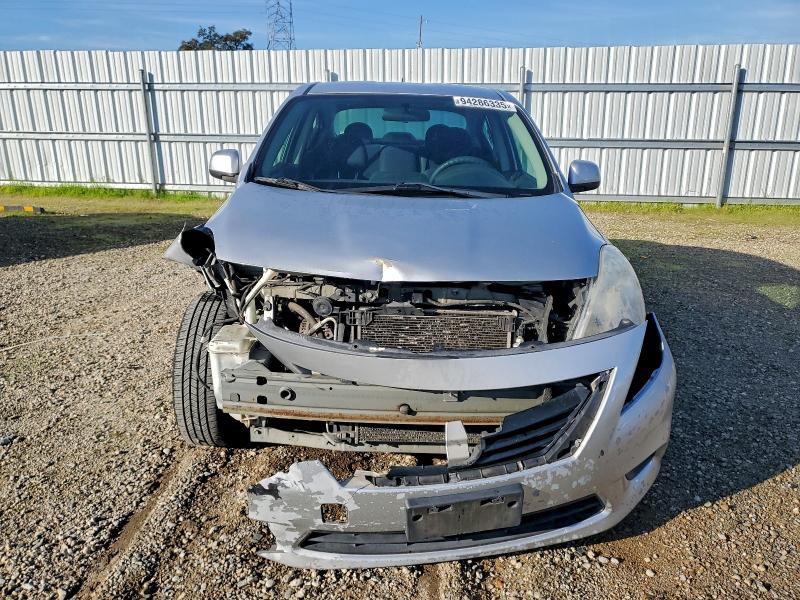 3N1CN7APXCL891718 - 2012 NISSAN VERSA S SILVER photo 5
