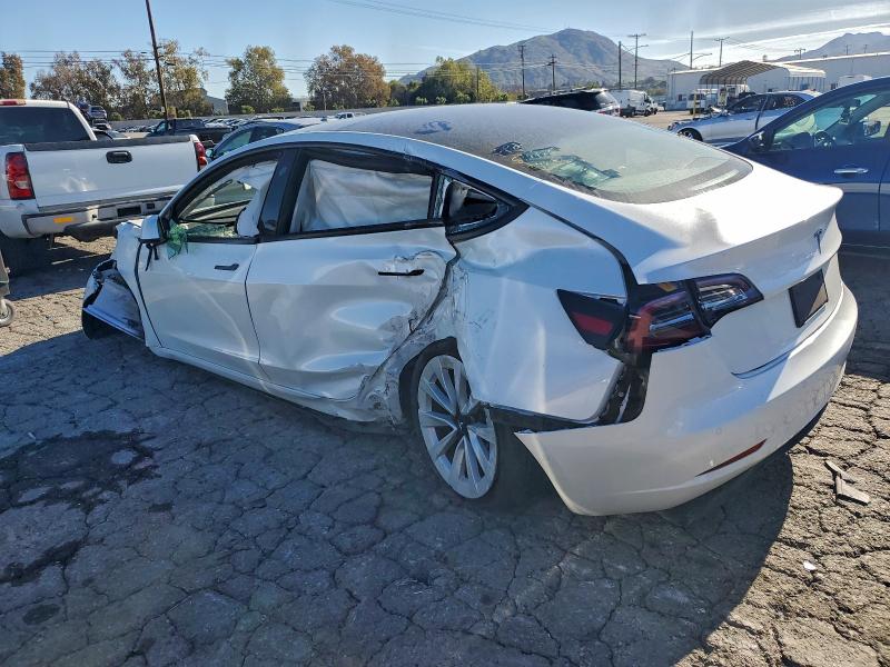 5YJ3E1EA6NF242550 - 2022 TESLA MODEL 3 Ақ фото 2