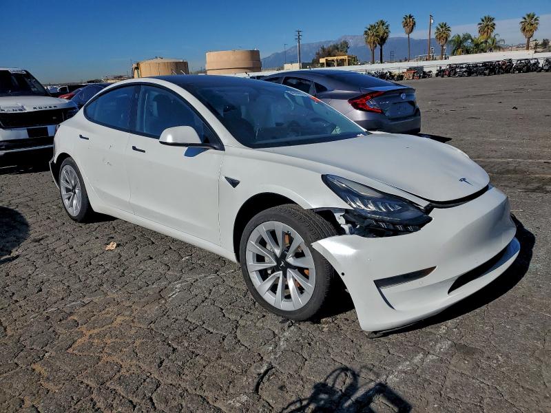 5YJ3E1EA6NF242550 - 2022 TESLA MODEL 3 Ақ фото 4