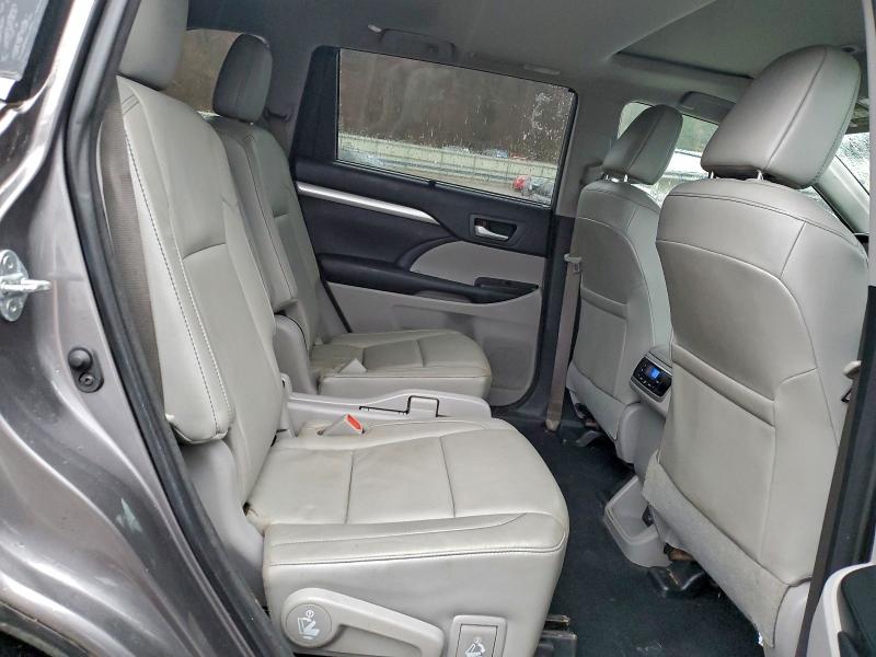 5TDJZRFH1JS555601 - 2018 TOYOTA HIGHLANDER SE Gris photo 11