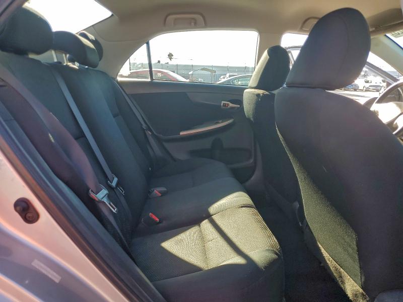 1NXBU4EE5AZ231975 - 2010 TOYOTA COROLLA BASE فضي صورة 10