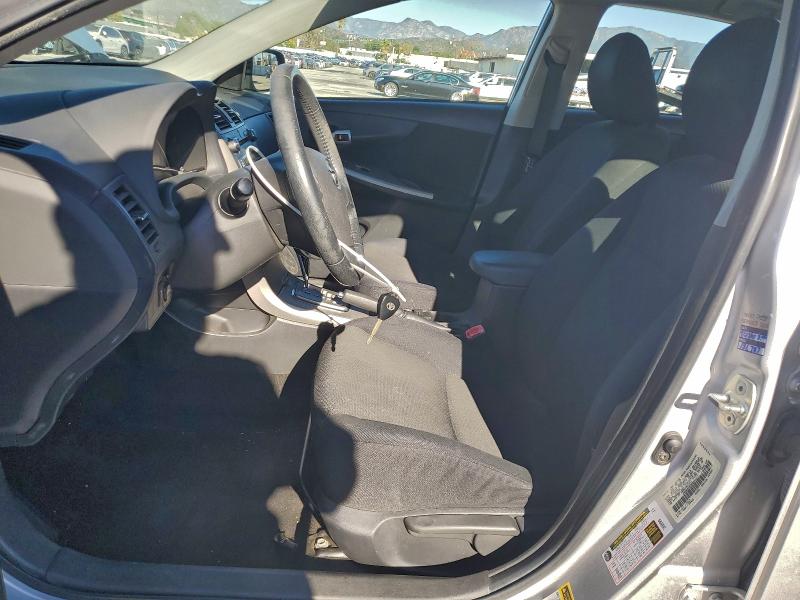 1NXBU4EE5AZ231975 - 2010 TOYOTA COROLLA BASE فضي صورة 7