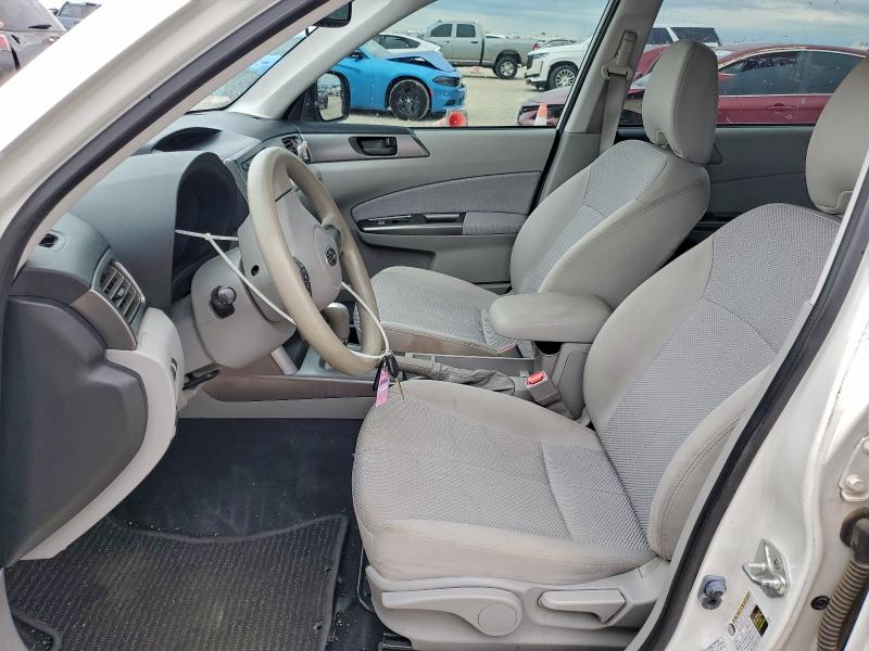 JF2SHABC1CH403295 - 2012 SUBARU FORESTER 2.5X WHITE photo 7