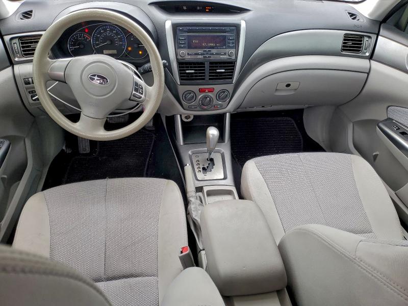 JF2SHABC1CH403295 - 2012 SUBARU FORESTER 2.5X WHITE photo 8