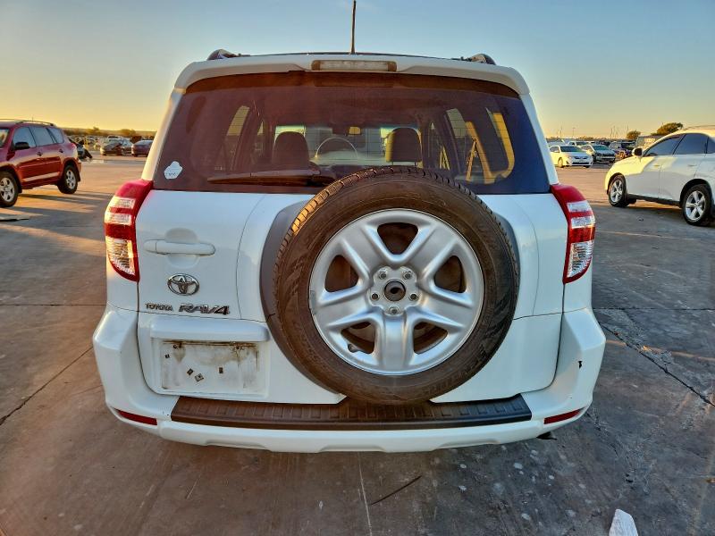 JTMZF33V49D005061 - 2009 TOYOTA RAV4 白色 照片 6