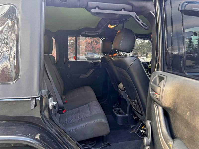 1J4BA3H10BL531974 - 2011 JEEP WRANGLER U SPORT Schwarz Foto 6