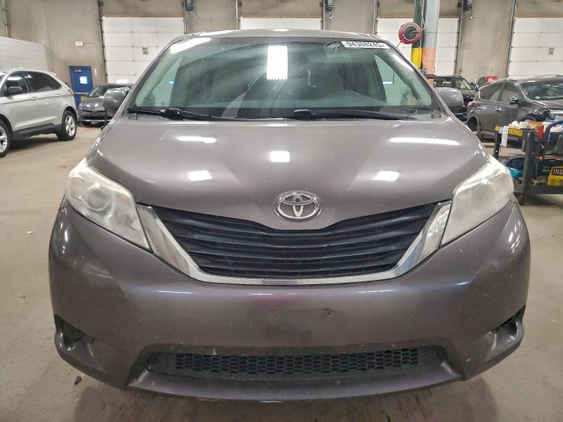 5TDKK3DC6BS122046 - 2011 TOYOTA SIENNA LE GRAY photo 5