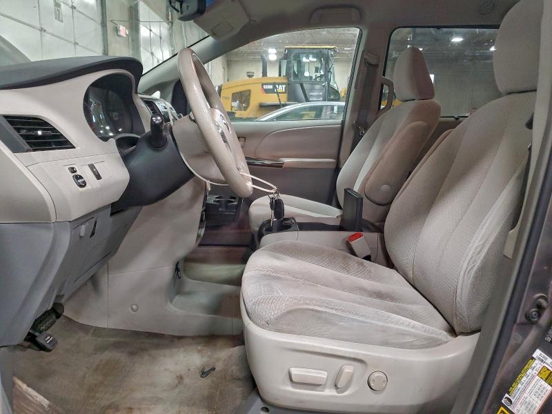5TDKK3DC6BS122046 - 2011 TOYOTA SIENNA LE GRAY photo 7