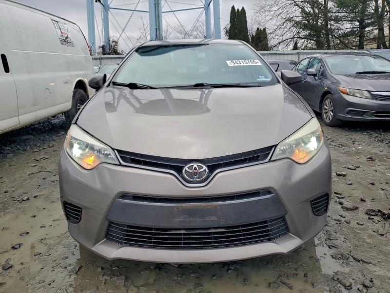 2T1BURHE4FC379777 - 2015 TOYOTA COROLLA L BROWN photo 5