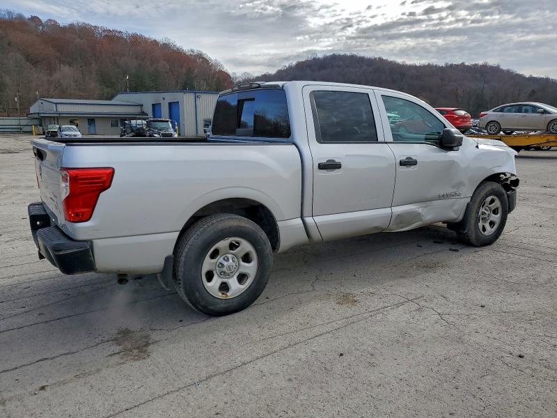 1N6AA1EJ1JN530035 - 2018 NISSAN TITAN S 银色 照片 3