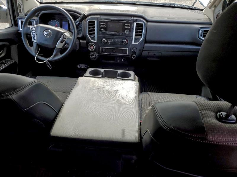 1N6AA1EJ1JN530035 - 2018 NISSAN TITAN S 银色 照片 8