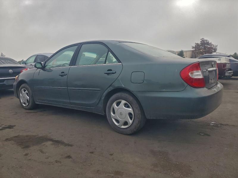 JTDBE30K420099583 - 2002 TOYOTA CAMRY LE GREEN photo 2
