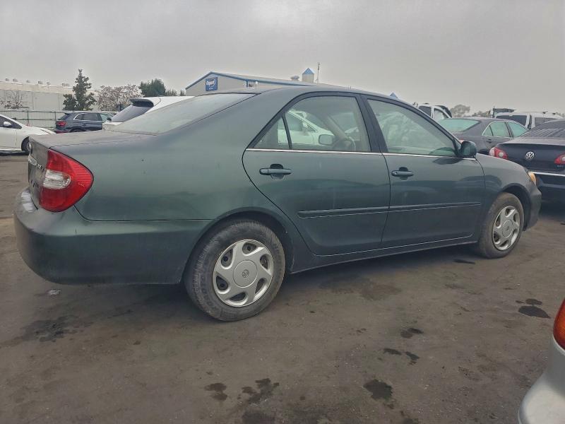 JTDBE30K420099583 - 2002 TOYOTA CAMRY LE GREEN photo 3