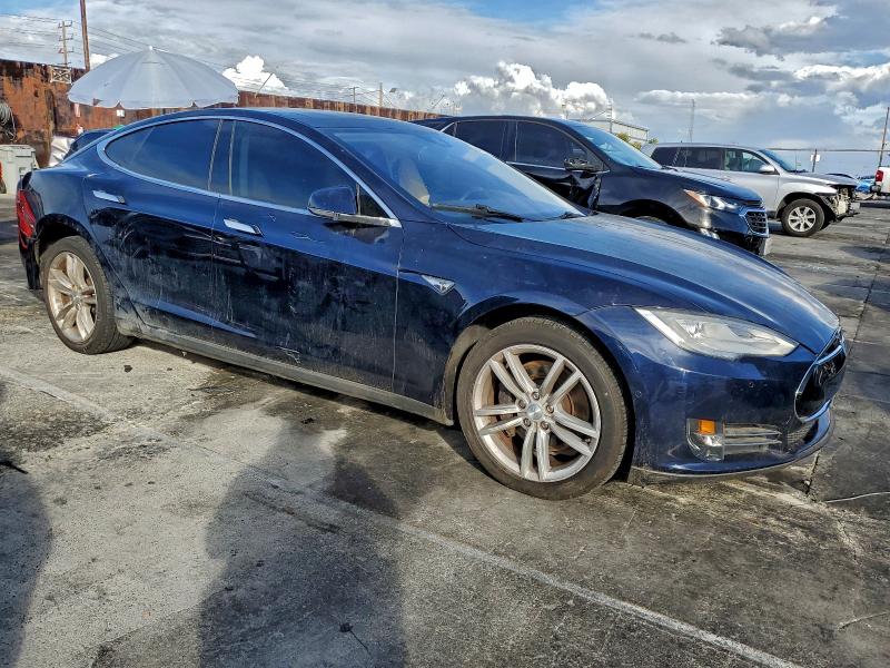 5YJSA1H19EFP60722 - 2014 TESLA MODEL S Mavi foto 4