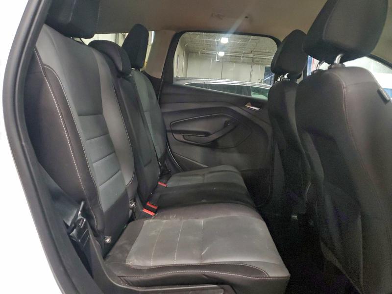 1FMCU9G9XGUC13899 - 2016 FORD ESCAPE SE WHITE photo 11