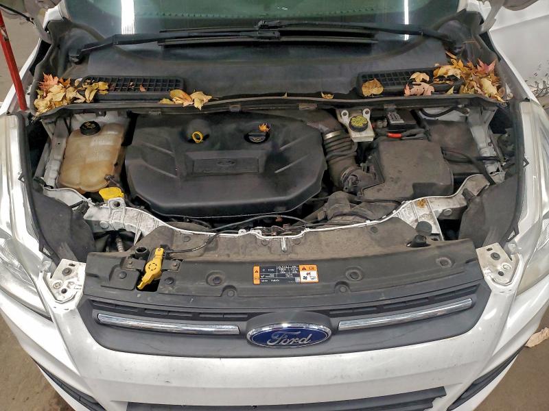 1FMCU9G9XGUC13899 - 2016 FORD ESCAPE SE WHITE photo 12