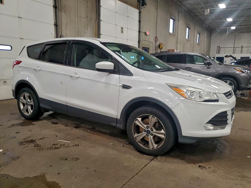 1FMCU9G9XGUC13899 - 2016 FORD ESCAPE SE WHITE photo 4
