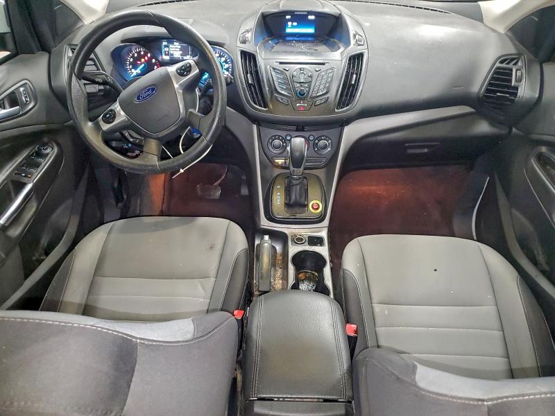 1FMCU9G9XGUC13899 - 2016 FORD ESCAPE SE WHITE photo 8