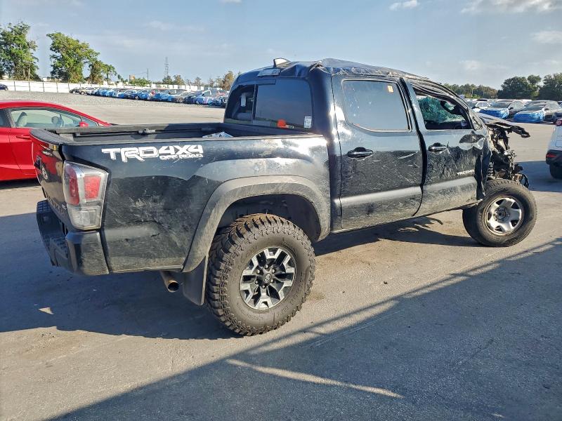 3TMCZ5AN8PM600119 - 2023 TOYOTA TACOMA DOUBLE CAB Czarny zdjęcie 3