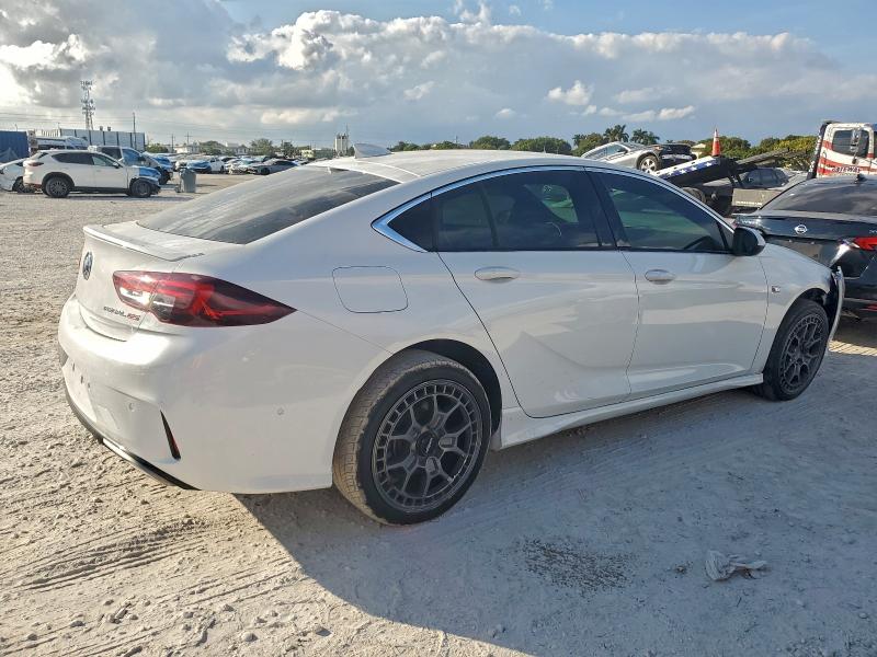 W04GS6SS6J1110311 - 2018 BUICK REGAL GS Weiß Foto 3