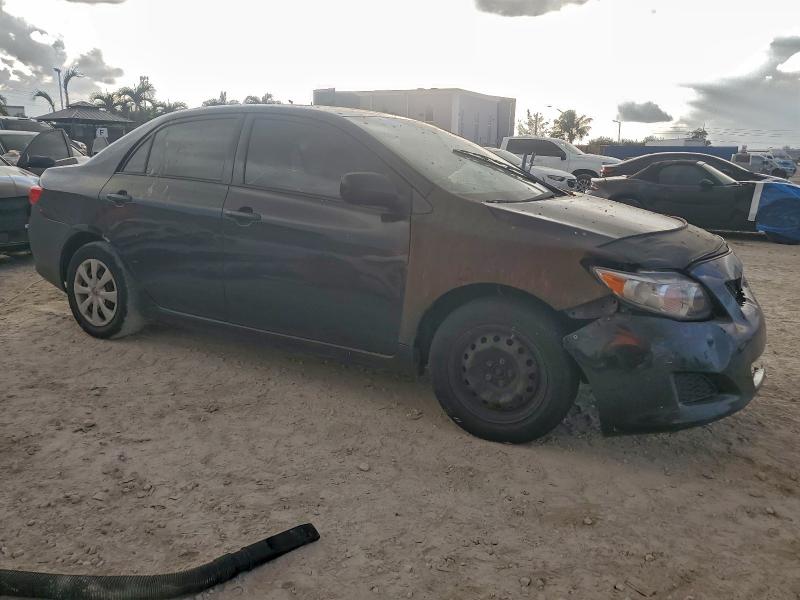 JTDBU4EE8AJ080913 - 2010 TOYOTA COROLLA BASE أسود صورة 4