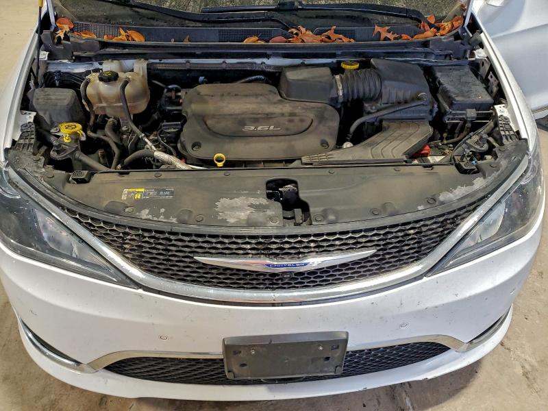 2C4RC1BG9JR320925 - 2018 CHRYSLER PACIFICA TOURING L WHITE photo 12