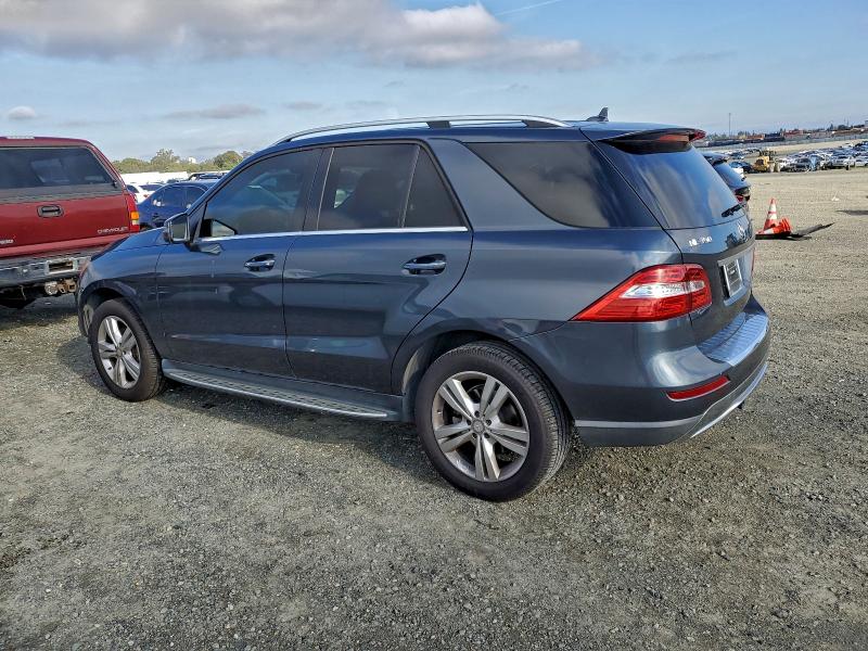 4JGDA5HB9DA247871 - 2013 MERCEDES-BENZ ML 350 4MATIC GRAY photo 2